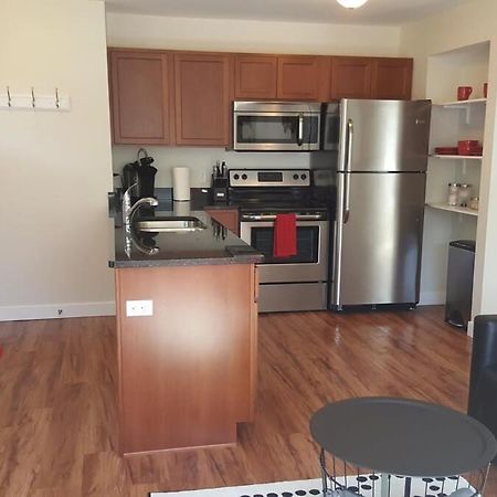 טראוורס סיטי Modern And Pristine Condo -By The Gt Commons מראה חיצוני תמונה