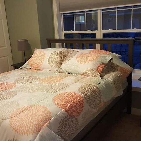 טראוורס סיטי Modern And Pristine Condo -By The Gt Commons מראה חיצוני תמונה