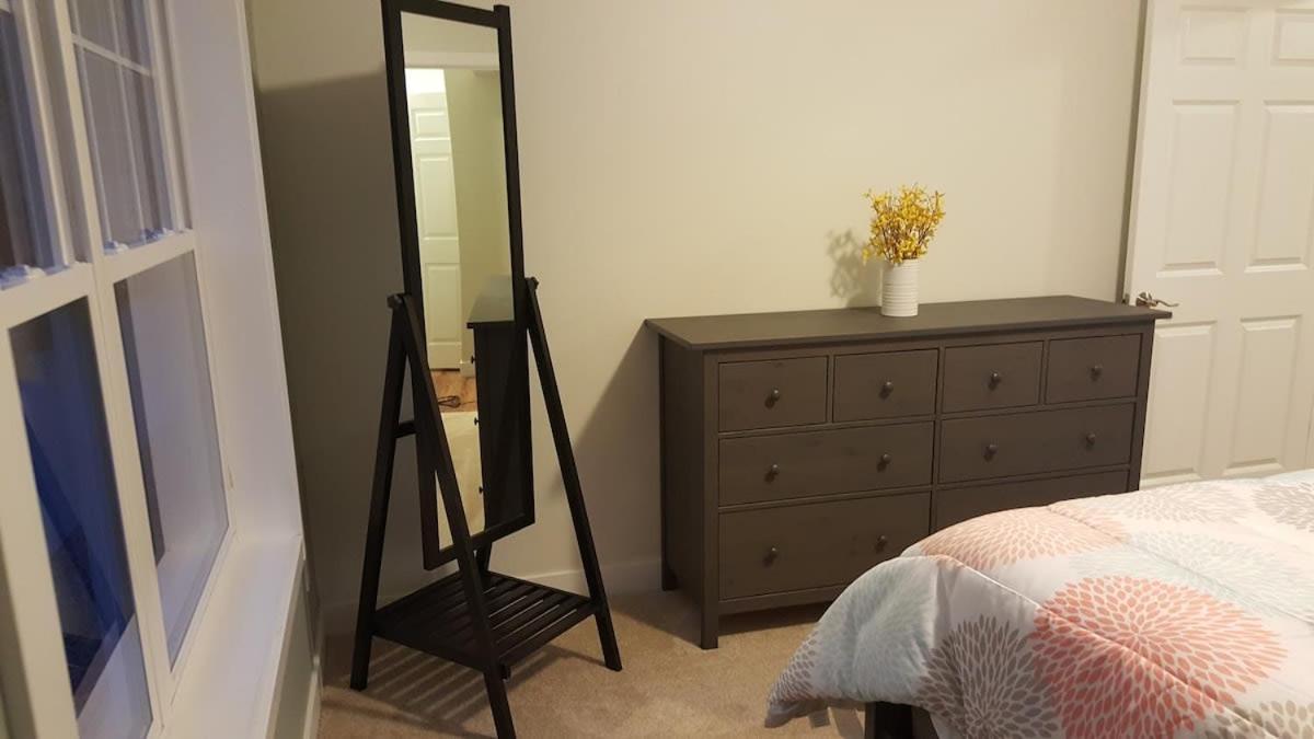 טראוורס סיטי Modern And Pristine Condo -By The Gt Commons מראה חיצוני תמונה